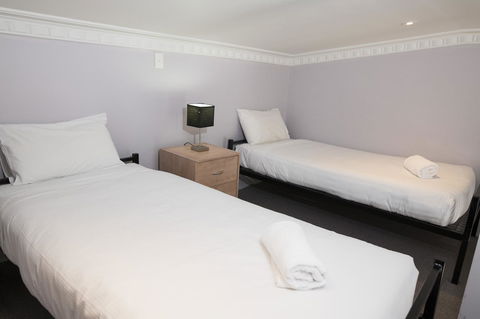 Banjo Paterson Inn - QLD Tourism 26