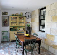 Apple Tree Cottage - Queensland Tourism