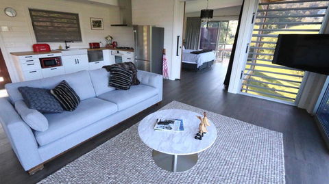 Amaroo Valley Springs - QLD Tourism 24