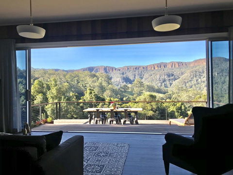 Amaroo Valley Springs - QLD Tourism 4