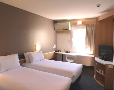 Ibis Thornleigh - QLD Tourism 24