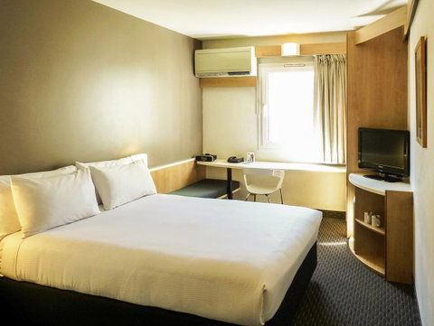 Ibis Thornleigh - QLD Tourism 6