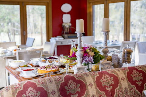 Thistle Hill Guesthouse - Walk To Many Wineries And Restaurants - Queensland Tourism 19