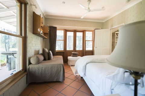 Thistle Hill Guesthouse - Walk To Many Wineries And Restaurants - Queensland Tourism 36