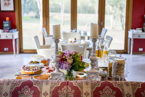 Thistle Hill Guesthouse - Walk To Many Wineries And Restaurants - Queensland Tourism 20