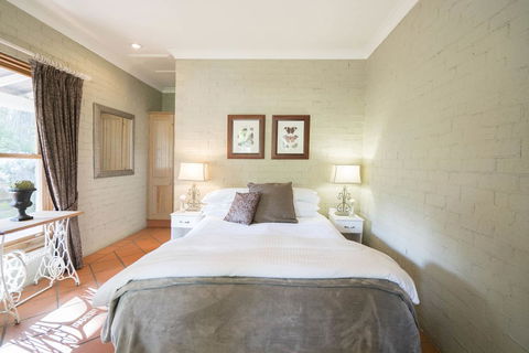 Thistle Hill Guesthouse - Walk To Many Wineries And Restaurants - Queensland Tourism 28