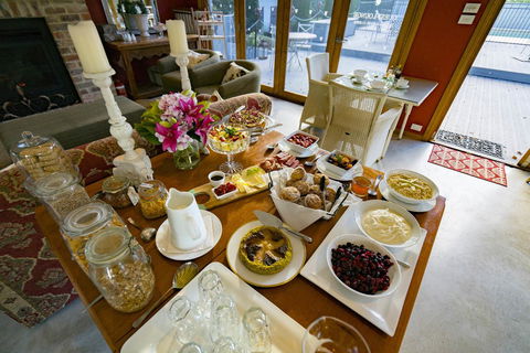 Thistle Hill Guesthouse - Walk To Many Wineries And Restaurants - Queensland Tourism 23