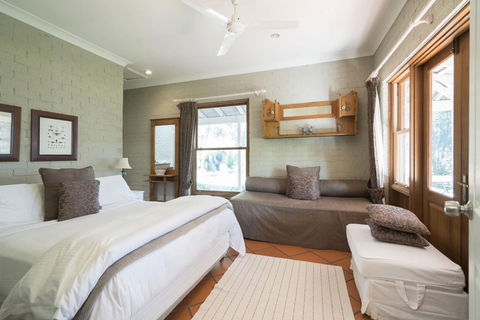 Thistle Hill Guesthouse - Walk To Many Wineries And Restaurants - Queensland Tourism 35