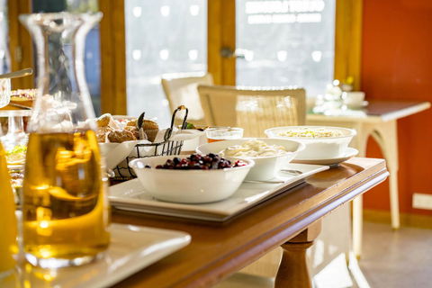 Thistle Hill Guesthouse - Walk To Many Wineries And Restaurants - Queensland Tourism 14