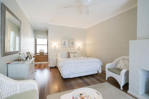 Thistle Hill Guesthouse - Walk To Many Wineries And Restaurants - Queensland Tourism 43