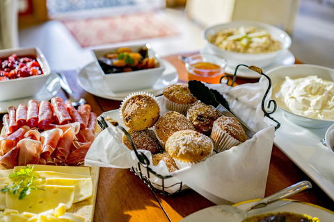 Thistle Hill Guesthouse - Walk To Many Wineries And Restaurants - Queensland Tourism 13