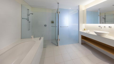 Oaks Cypress Lakes Resort - QLD Tourism 7