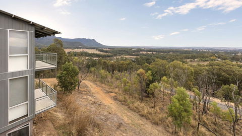 Oaks Cypress Lakes Resort - QLD Tourism 1