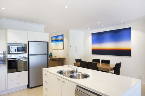 Beachfront 2 - QLD Tourism 7