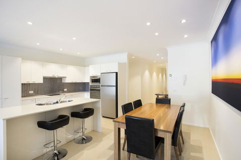 Beachfront 2 - QLD Tourism 8