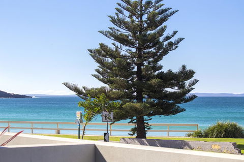 Beachfront 2 - QLD Tourism 19