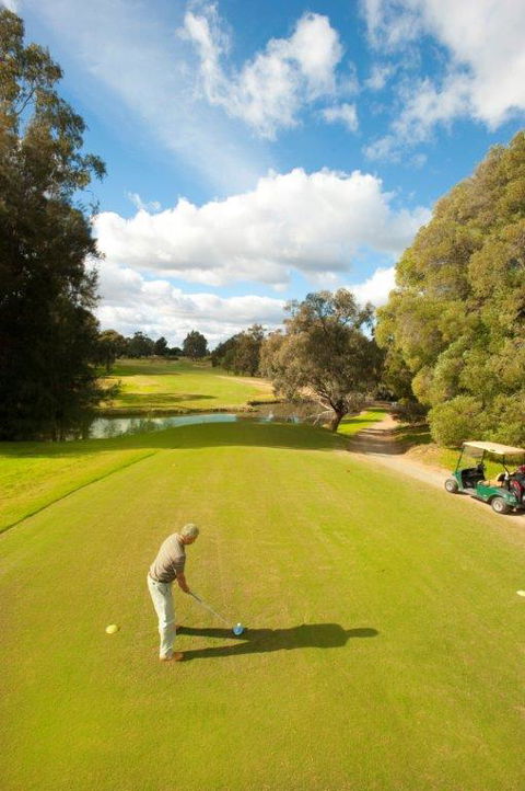 Comfort Suites Clubarham Golf Resort - QLD Tourism 1