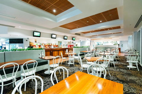 Coniston Hotel Wollongong - Queensland Tourism 21