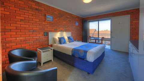 Pelican Motor Inn - QLD Tourism 2