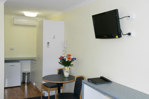 Pelican Motor Inn - QLD Tourism 32