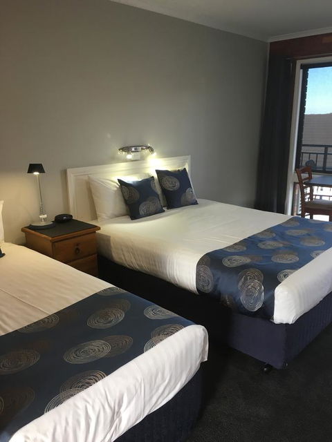 Pelican Motor Inn - QLD Tourism 6