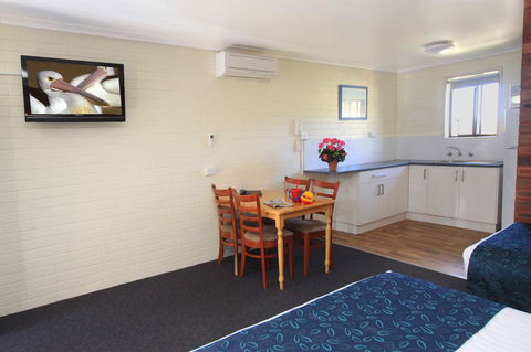 Pelican Motor Inn - QLD Tourism 37