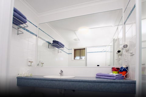 Pelican Motor Inn - QLD Tourism 30