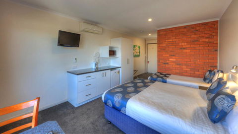 Pelican Motor Inn - QLD Tourism 3