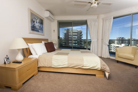 Sails Apartments - QLD Tourism 11