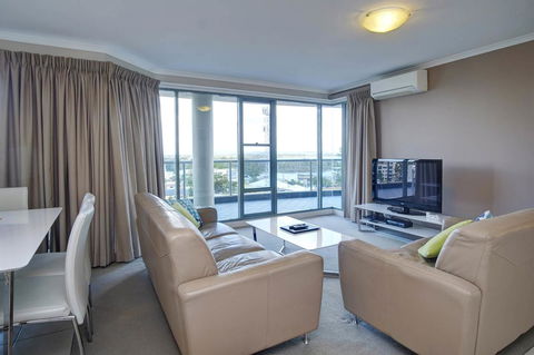 Sails Apartments - QLD Tourism 0