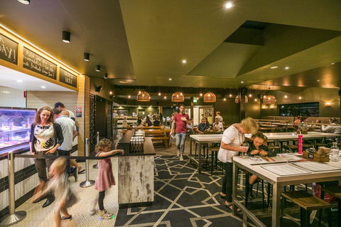 Nightcap At Caringbah Hotel - Queensland Tourism 5