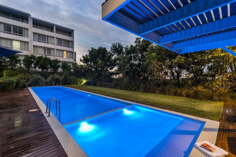 Oaks Nelson Bay Lure Suites - QLD Tourism 11