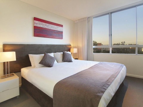 Oaks Nelson Bay Lure Suites - QLD Tourism 13