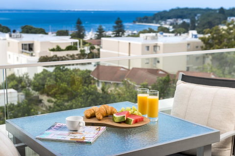 Oaks Nelson Bay Lure Suites - QLD Tourism 6