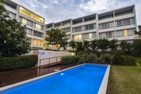 Oaks Nelson Bay Lure Suites - QLD Tourism 9
