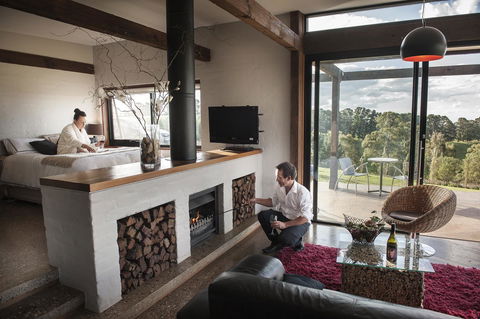 Borrodell Vineyard - QLD Tourism 5