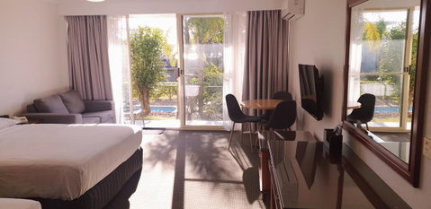 Marina Resort - QLD Tourism 43