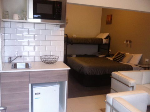 Altair Motel - QLD Tourism 11