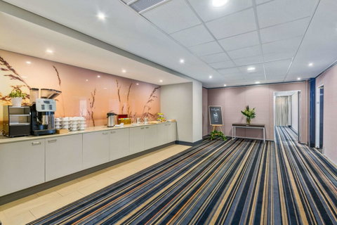 Quality Suites Pioneer Sands - QLD Tourism 2