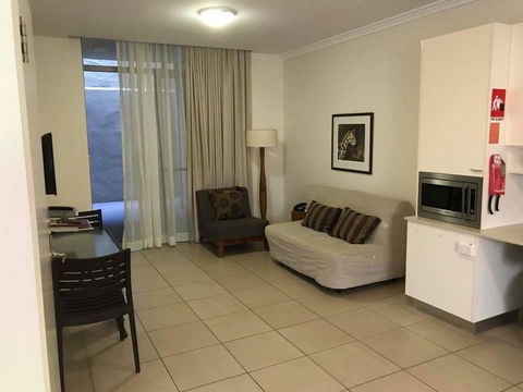 Byron Bay Hotel And Apartments - Queensland Tourism 21