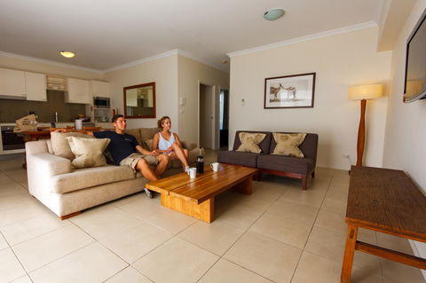 Byron Bay Hotel And Apartments - Queensland Tourism 1