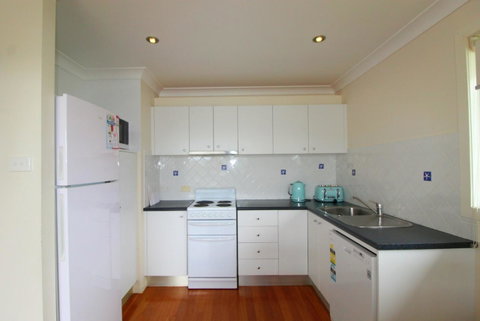 Anglesea, 17 Hodgson Street - QLD Tourism 3