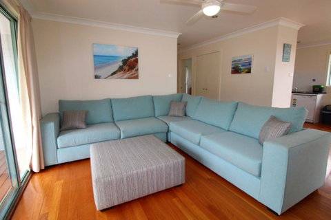 Anglesea, 17 Hodgson Street - QLD Tourism 1