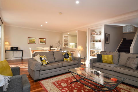 Villa 3br Chianti Villa Located Within Cypress Lakes Resort - Queensland Tourism 2