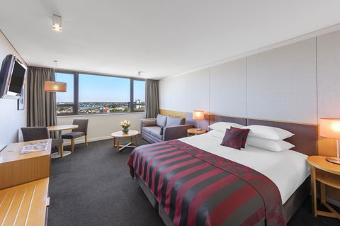 View Sydney - Queensland Tourism 2