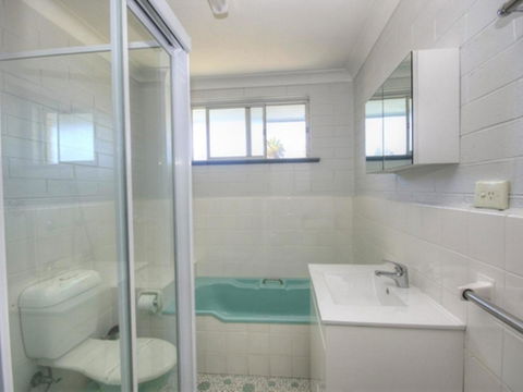 45 Wharf Street - Whole House - QLD Tourism 6