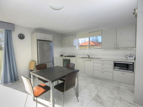 45 Wharf Street - Whole House - QLD Tourism 3