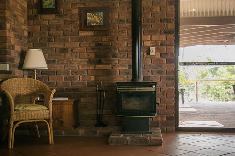 Ironstone Estate Lovedale - QLD Tourism 8