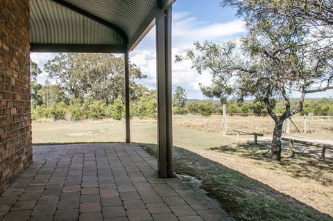 Ironstone Estate Lovedale - QLD Tourism 5
