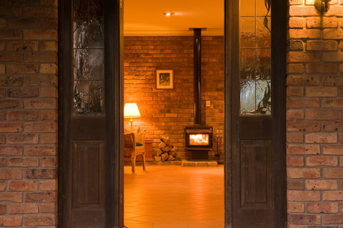 Ironstone Estate Lovedale - QLD Tourism 39
